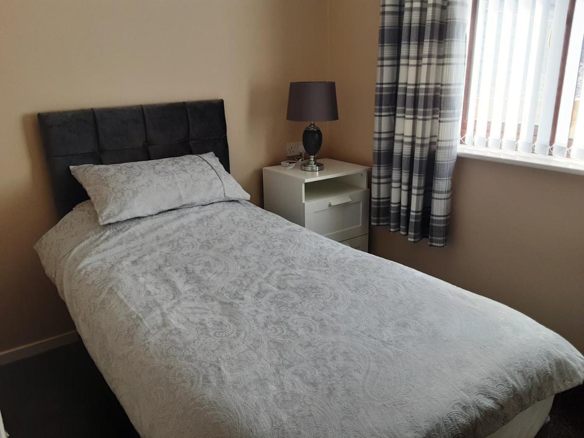 3-Bed Bungalow Near Conwy Valley Close To Castle โคลวินเบย์ ภายนอก รูปภาพ